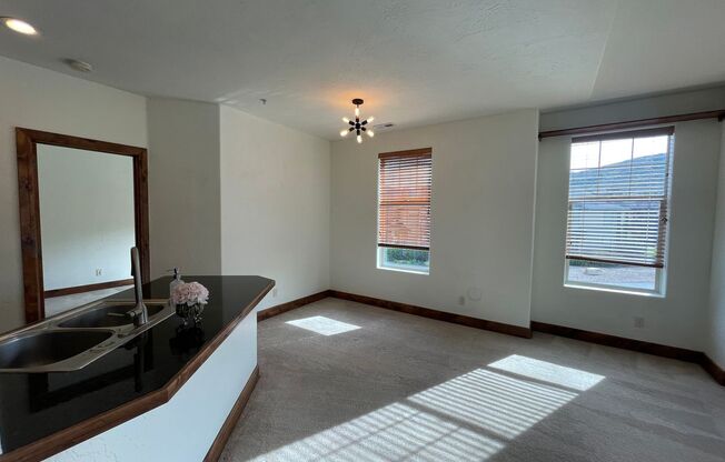 2 beds, 2 baths, $3,000, Unit # #C