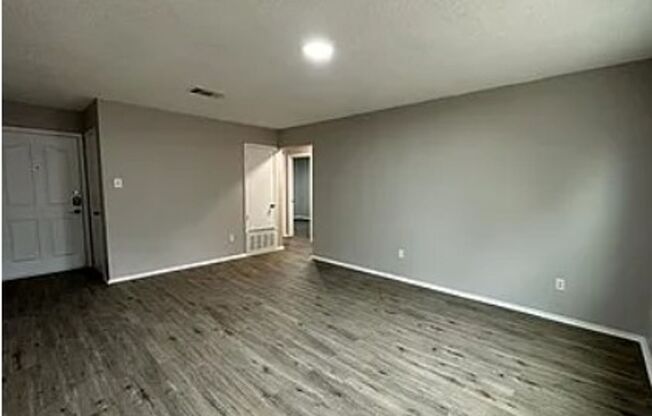 Renovated 4 bedroom 2 bathroom single family home in Colony Park