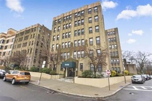 1 bed, 1 bath, 600 sqft, $2,300, Unit 15