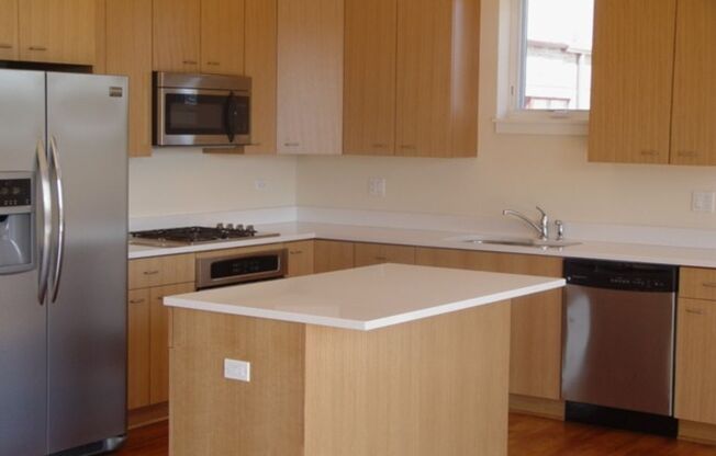 3 beds, 2 baths, 1,469 sqft, $3,400, Unit 402