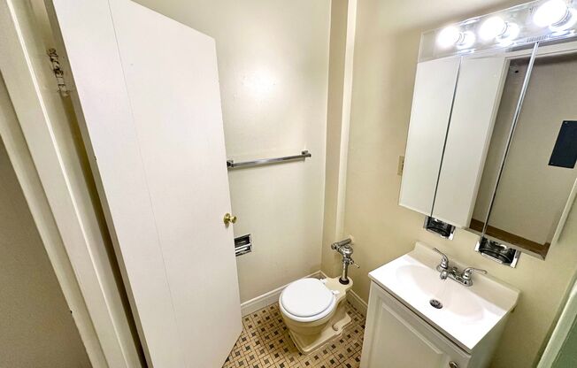 1 bed, 1 bath, $895, Unit 413