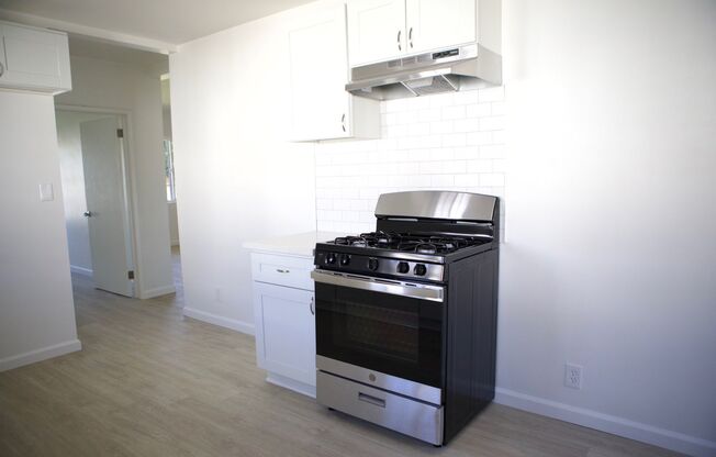 2 beds, 1 bath, $2,095, Unit 12114 Clora