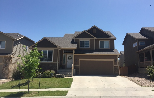 Beautiful 3 Bedroom 2.5 Bath Home in South Fort Collins! Dog Negotiable