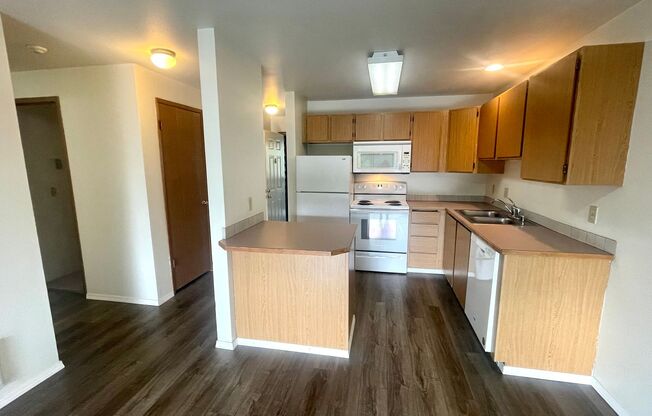 2 beds, 1.5 baths, 900 sqft, $1,650, Unit C303