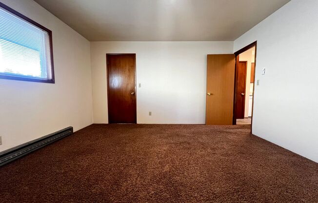 1 bed, 1 bath, 600 sqft, $960, Unit J-1