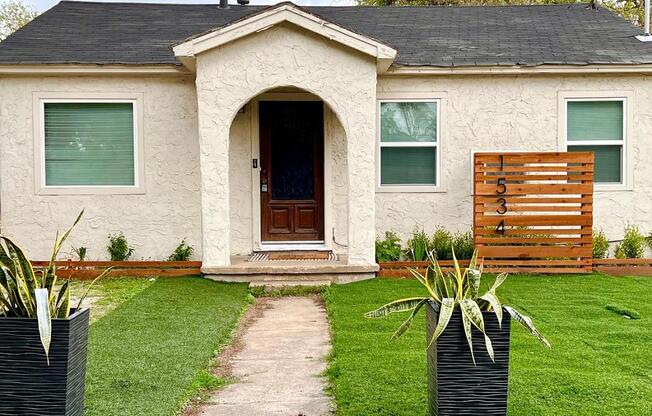 1534 OAK LEA DR