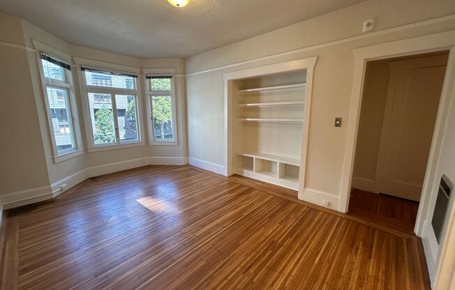 935 Pine Street (1372r)