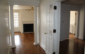 2 beds, 1 bath, $895, Unit Apt. E