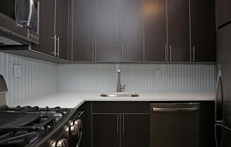 419 W 52 ST