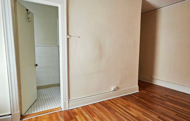 2 beds, 1 bath, 1,050 sqft, $1,850, Unit 806