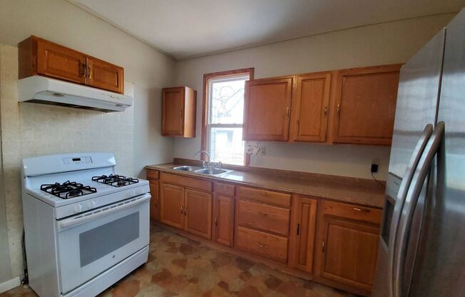 5 beds, 1 bath, $1,600