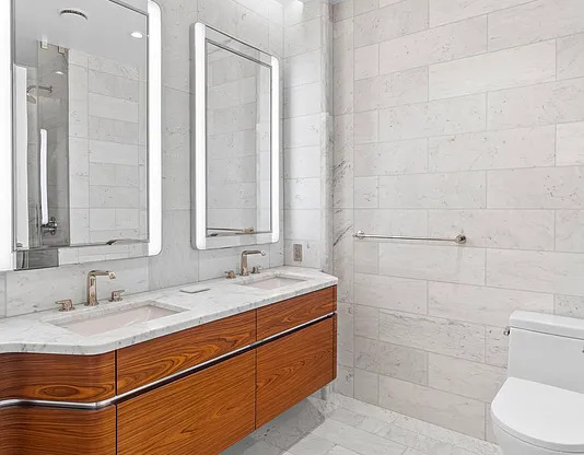 2 beds, 2.5 baths, 1,176 sqft, $18,000, Unit 21E