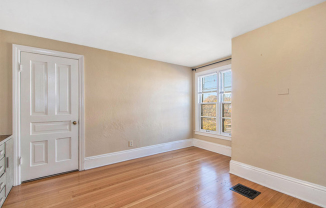 144 College Ave NE