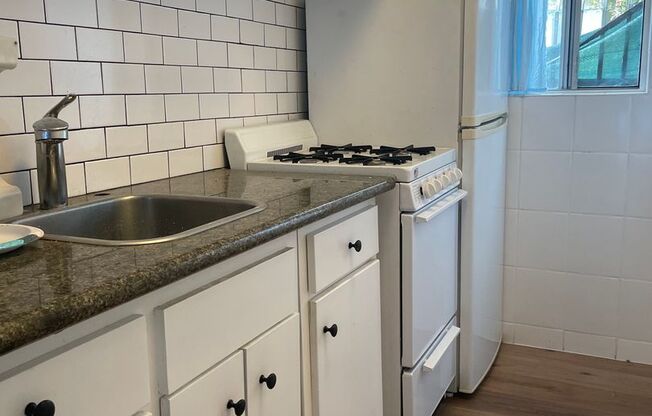 2801 - 2805 South Budlong Apartments