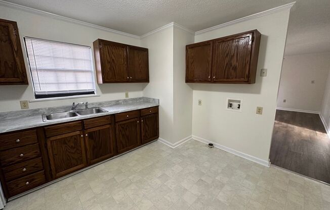 2 beds, 1 bath, $1,200