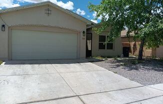 Beautiful 3-Bedroom, 2 Bathroom Located in SW ABQ! Stunning Backyard!!