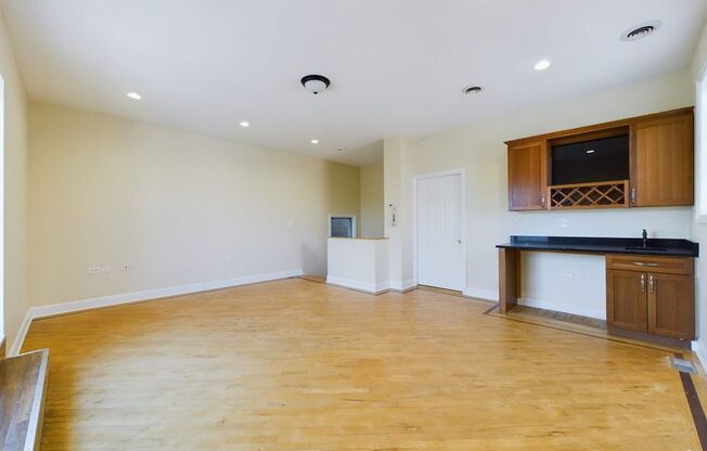 1654 W Ohio St