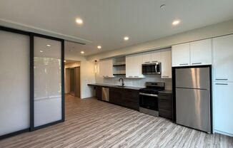 Studio, 1 bath, 578 sqft, $1,849, Unit 141