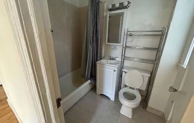 Studio, 1 bath, 300 sqft, $990, Unit 3412 Spring Partners LP-3A