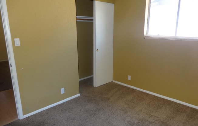 5 BEDROOM TEMPE HOME NEAR ASU MAIN CAMPUS! ALL APPLIANCES INCLUDED! SPLIT FLOOR PLAN!