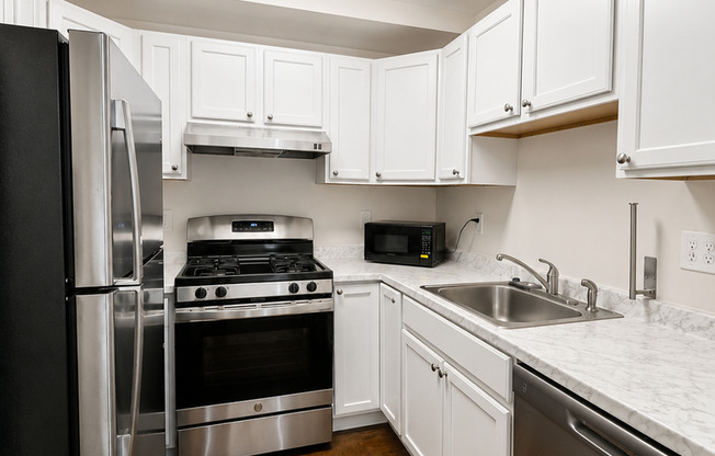 Beautifully Updated 2BR with Large Closets & Private Balcony