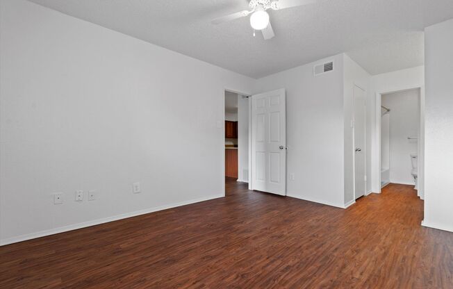 2 beds, 2 baths, $1,470, Unit D-7