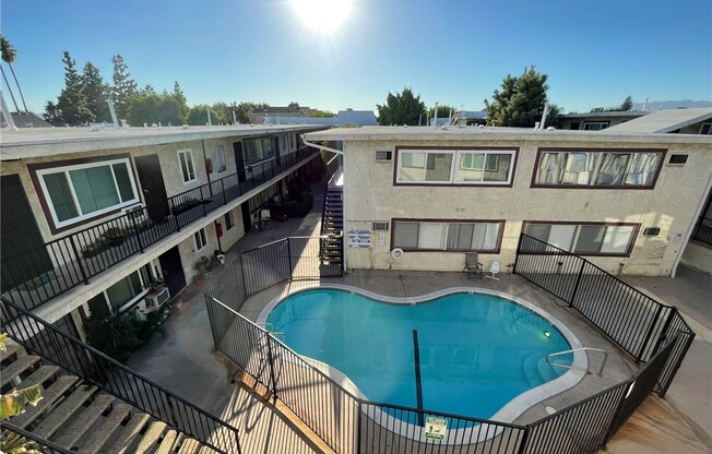 8800 Cedros Ave #125