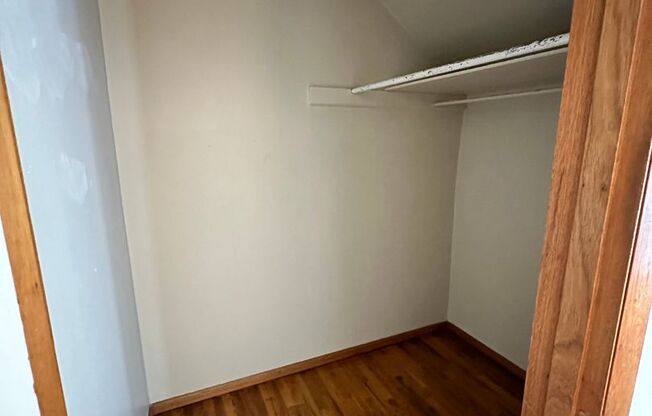 1 bed, 1 bath, $1,300, Unit 1540 A