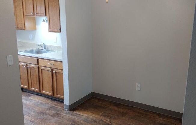 2 beds, 1 bath, 776 sqft, $1,325, Unit 107