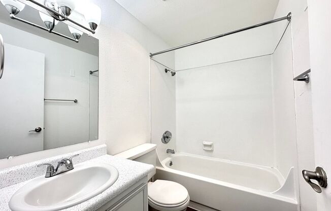 2 beds, 1 bath, 803 sqft, $1,555, Unit 133