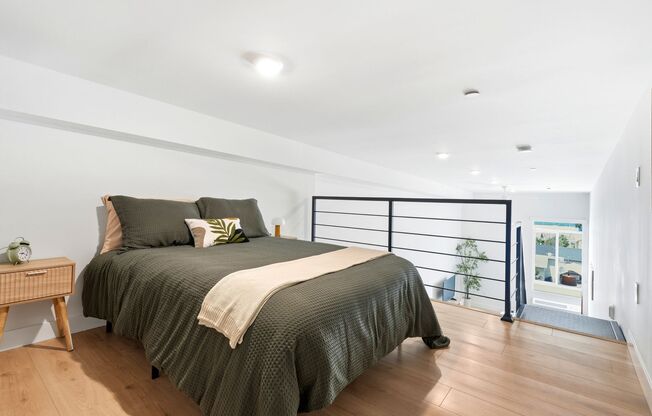 Studio, 1 bath, 374 sqft, $1,495, Unit 207-E