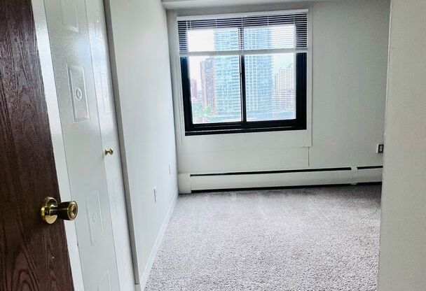 2 beds, 1 bath, 710 sqft, $1,450, Unit # 1303
