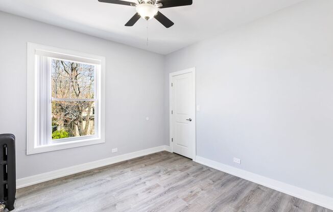 3 beds, 1 bath, 850 sqft, $2,500, Unit 6954-2