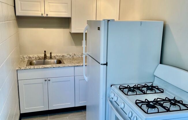 1 bed, 1 bath, 650 sqft, $800, Unit Unit 9