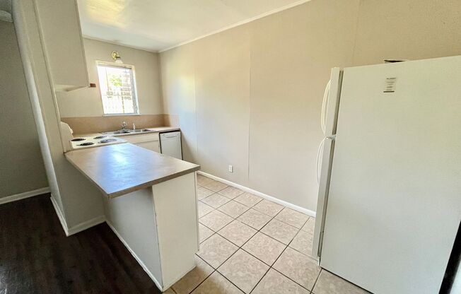 2 beds, 1 bath, 700 sqft, $1,560, Unit 105