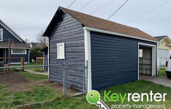 3 beds, 1 bath, $2,600