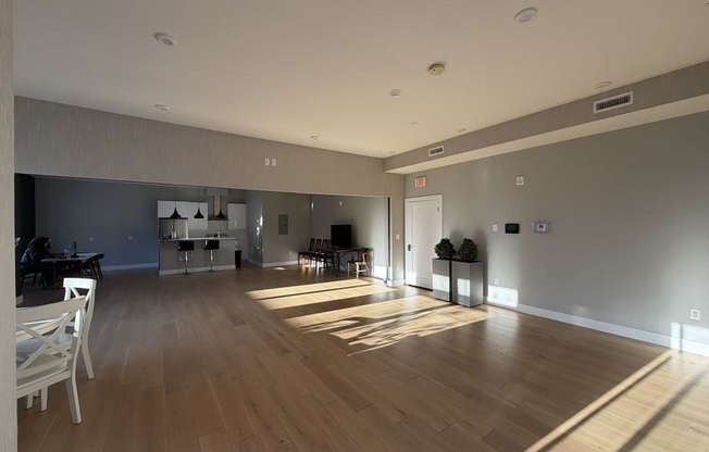 1 bed, 1 bath, 882 sqft, $3,000, Unit 222