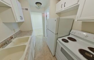 2 beds, 1 bath, $725