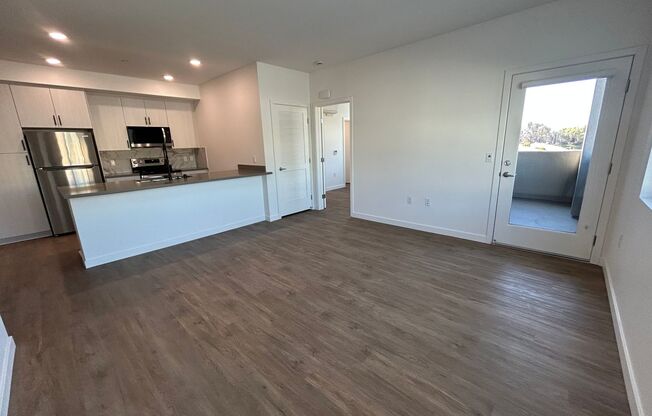 2 beds, 2 baths, 902 sqft, $3,070, Unit 2110-302