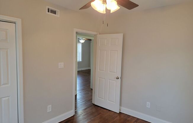 2 beds, 1 bath, $1,360