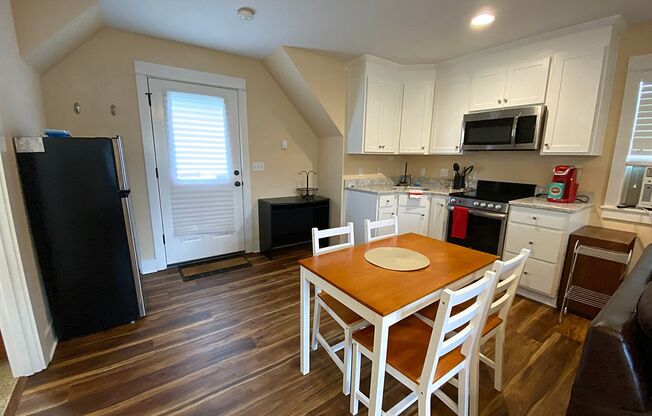 Furnished ADU in Multnomah Village on Quiet Street