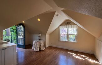 1 bed, 1.5 baths, $1,495, Unit Carriage House