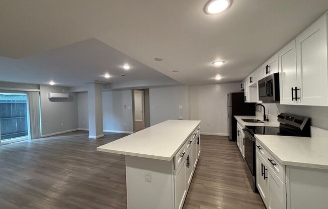 1 bed, 1 bath, 695 sqft, $2,498, Unit 221
