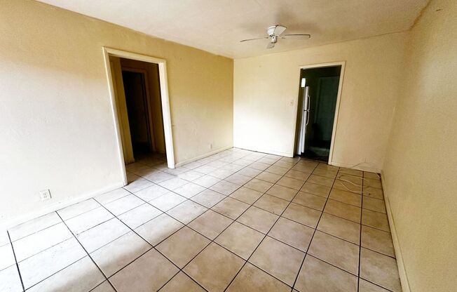 837 NW 10 TER - COMM 8