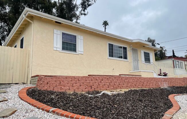 3 Bed, 2 Bath House, New Kitchen plus 2 Bonus Rooms/Office in La Mesa!