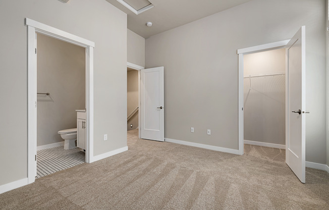 3 beds, 3.5 baths, $3,700, Unit 4