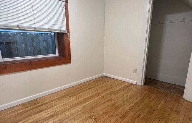 4 beds, 1 bath, $2,000