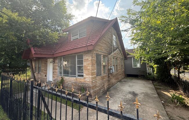 3012 Live Oak Street