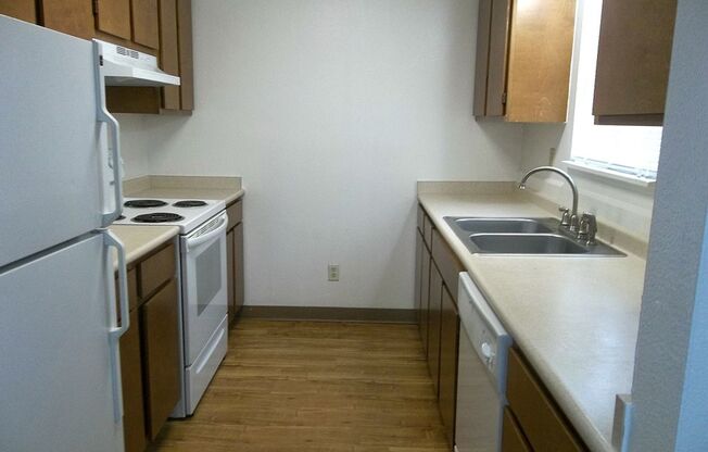 2 beds, 1.5 baths, 894 sqft, $1,400, Unit 2