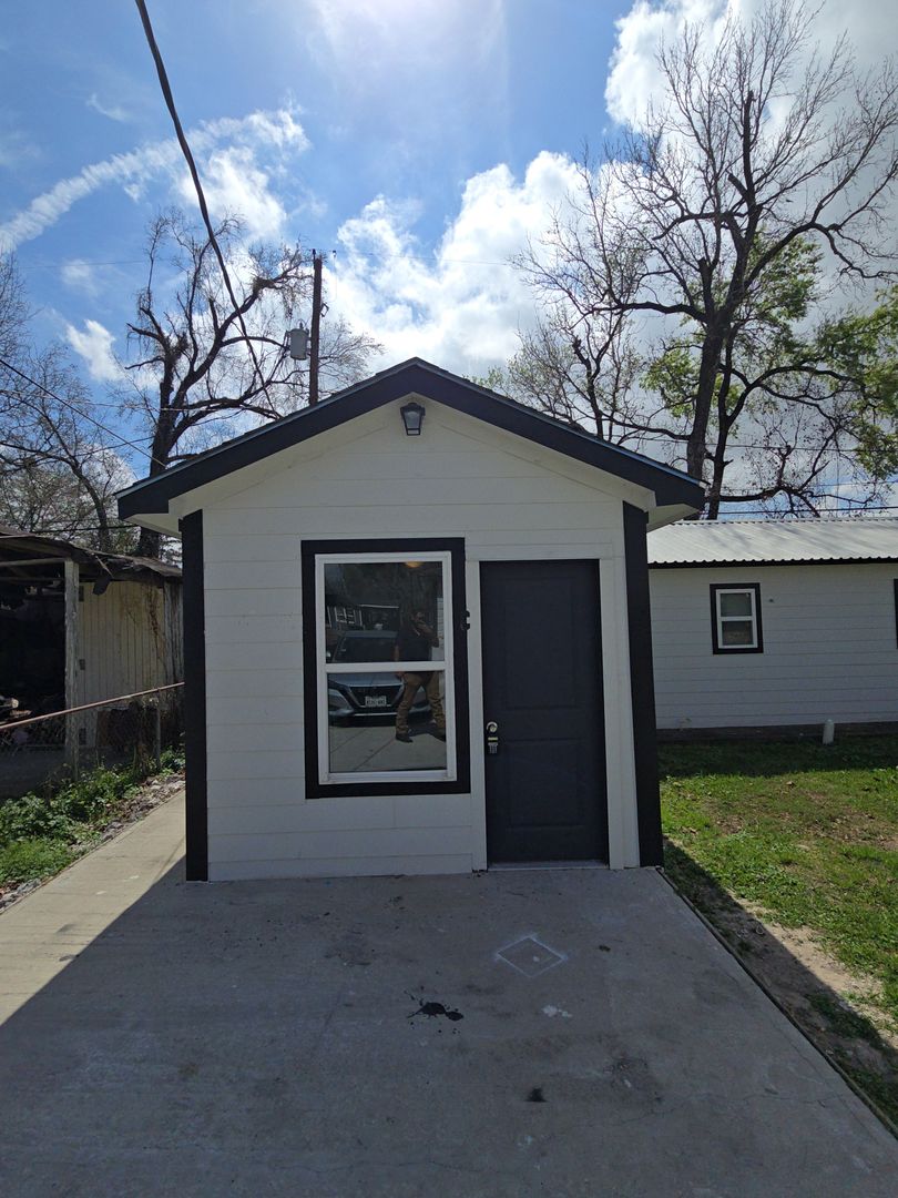 9010 Linda Vista Rd - Unit B **HALF OFF THE SECOND MONTH'S RENT MOVE-IN SPECIAL**